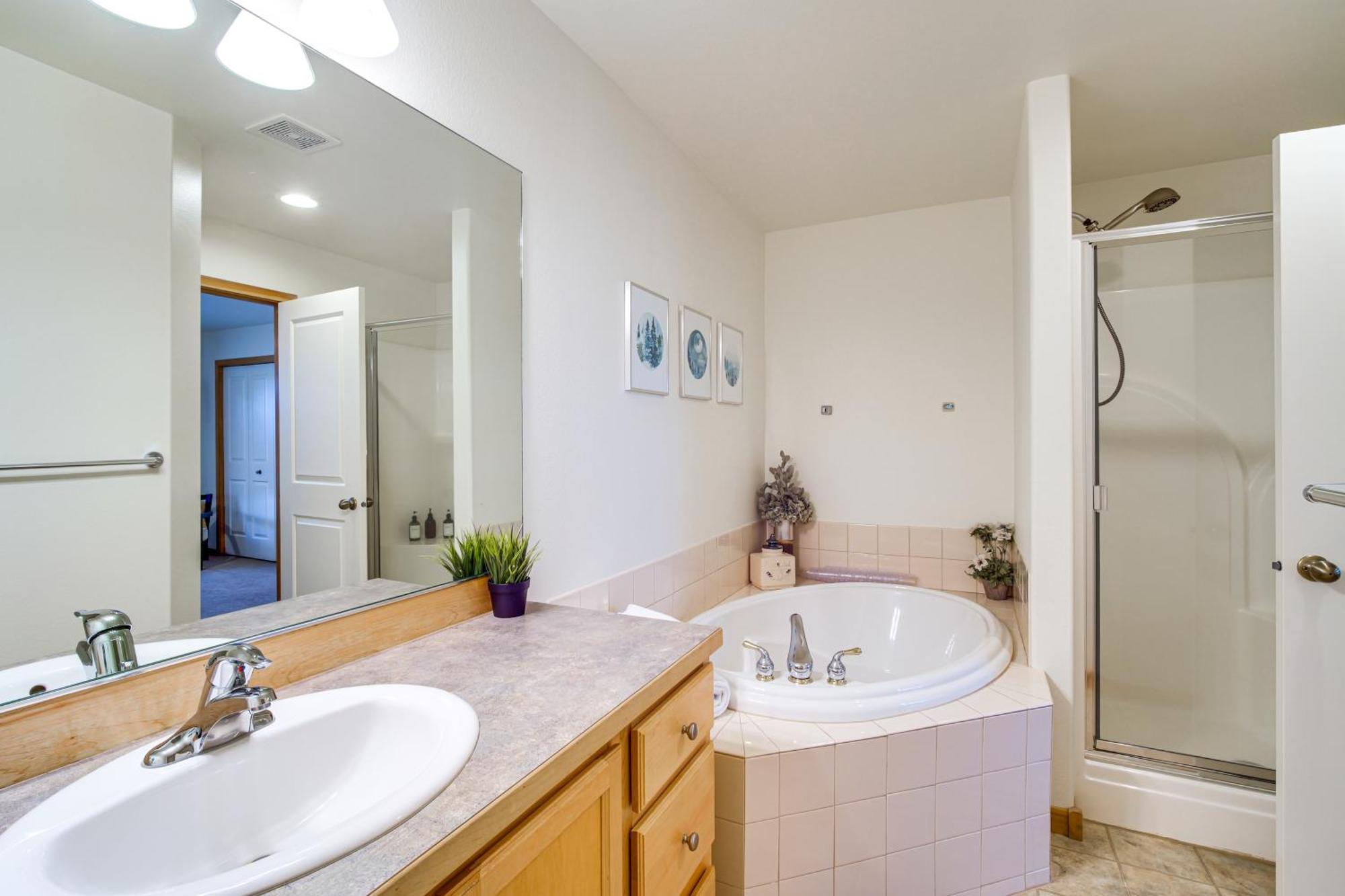 Klamath Falls Getaway With Pool And Hot Tub Access! Экстерьер фото