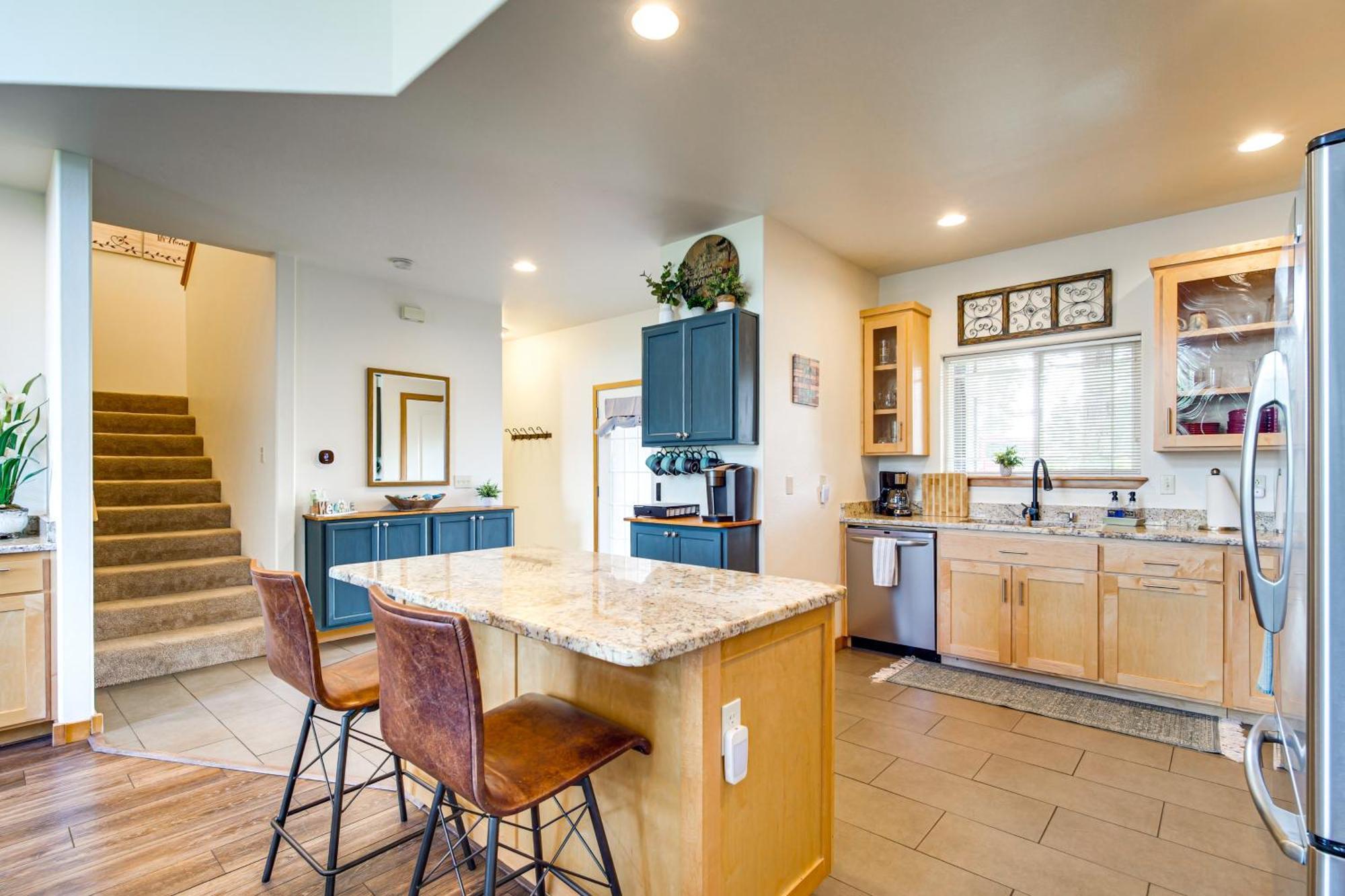Klamath Falls Getaway With Pool And Hot Tub Access! Экстерьер фото